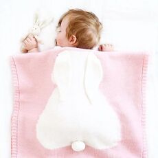 Coperta lavorata a maglia con motivo coniglio orecchie stereoscopiche (rosa)