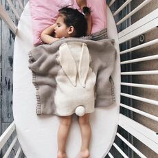 Coperta lavorata a maglia per neonato con orecchie stereoscopiche (grigio)