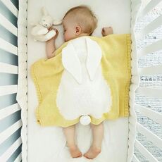 Coperta lavorata a maglia per neonato con orecchie stereoscopiche (gialla)