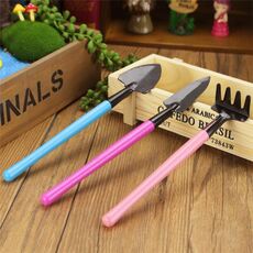 Rastrello Pala Cazzuola da scavo 3 set Manico in legno colorato Testa in metallo Mini attrezzo per piante da giardino Attrezzo per giardinaggio Attrezzi per fiori da giardino Attrezzi da giardino Set combinato, Consegna a colori