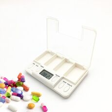 TF200 Scatola porta pillole in plastica portatile con promemoria temporizzato a 4 celle (bianca)