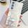 Per Samsung Galaxy S24 5G placcatura glitter texture pieghevole supporto TPU custodia per telefono con pellicola per lenti (piume bianche) Per Samsung Galaxy S24 5G placcatura glitter texture pieghevole supporto TPU custodia per telefono con pellicola per lenti (piume bianche)