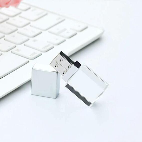 2 PCS Crystal Flash Light Emitting USB 2.0 Flash Drive Car Music USB Flash Drive, capacità: 32G (1000 Music + 300 MV)