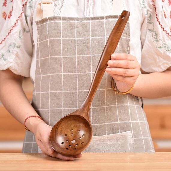 Cucchiaio di legno del cucchiaio del teak del cucchiaio del teak del vaso antiaderente Cucchiaio del filtro a manico lungo