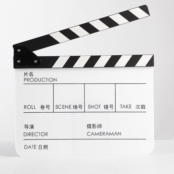Tavola da regista in legno per riprese video, film, scene cittadine, fotografia, oggetti di scena, stile: con grande cinese bianco