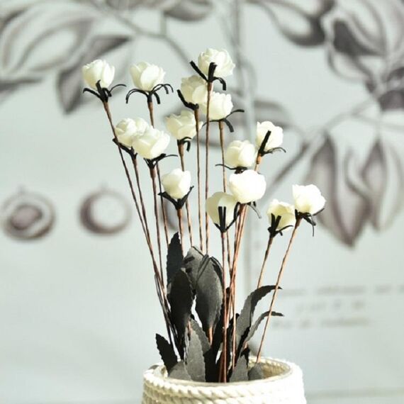 Bocciolo di rosa artificiale Decorazione di nozze Composizione di fiori Decorazione domestica per feste (bianco)