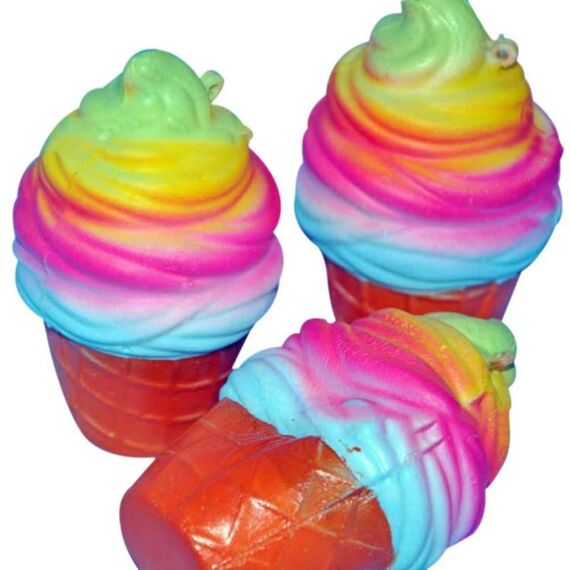 2 giocattoli di decompressione del cono gelato arcobaleno con corda