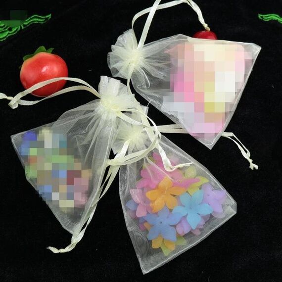 Sacchetti regalo in organza da 100 pezzi Sacchetti per imballaggio di gioielli Decorazione per feste di matrimonio, dimensioni: 7x9 cm (D3 beige bianco)