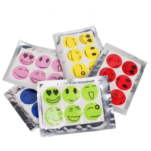 10 pezzi adesivi antizanzare adesivi repellenti antizanzare fai da te toppe cartone animato viso sorridente repellente per auto (colore casuale consegna)