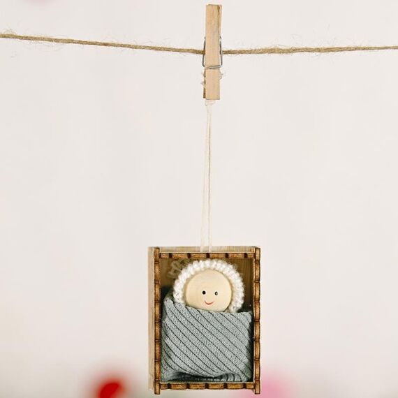 9 pezzi Forniture per feste natalizie Scatola di legno Ciondolo per bambola piccola Regalo per bambini Ciondolo per piccola bambola con ciondolo ad albero (grigio)